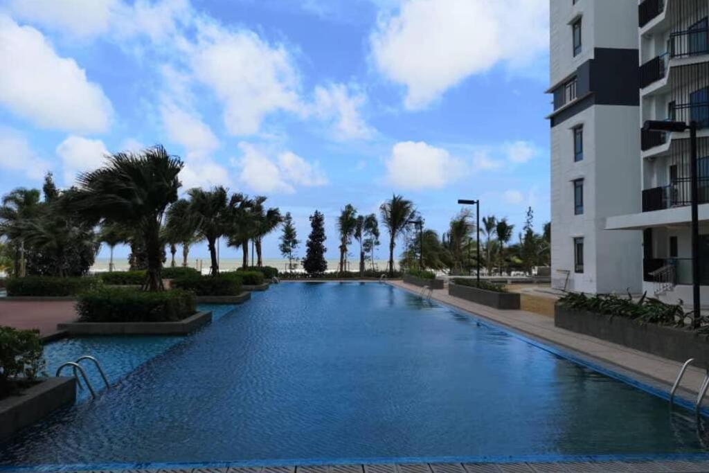 Timurbay Studio Apartment Facing Beautiful Beach Kuantan Exterior photo