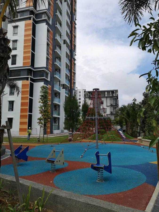 Timurbay Studio Apartment Facing Beautiful Beach Kuantan Exterior photo