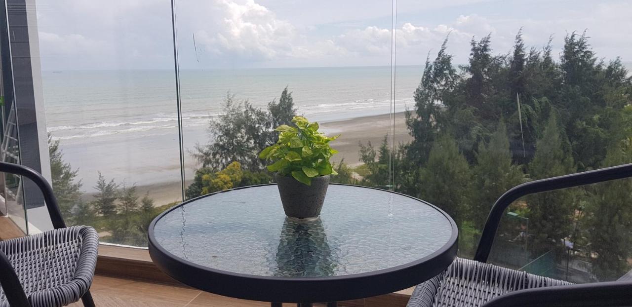 Timurbay Studio Apartment Facing Beautiful Beach Kuantan Exterior photo